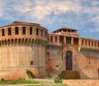 Sporthotel Milano Marittima: den Wein in der Emilia-Romagna besuchen. Wer dabei in Imola vorbeikommt, kann der alten Burg "Rocca Sforzesca" einen Besuch abstatten.