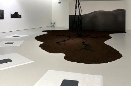 Meditatives Zeichnen trifft britische Stickkunst in Kunsthalle Mainz (Foto: Anne Nilges)